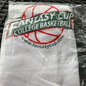 NWT Vintage Gildan White Ultra Cotton T-Shirt